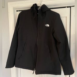 Women’s M North Face soft shell jacket NWOT